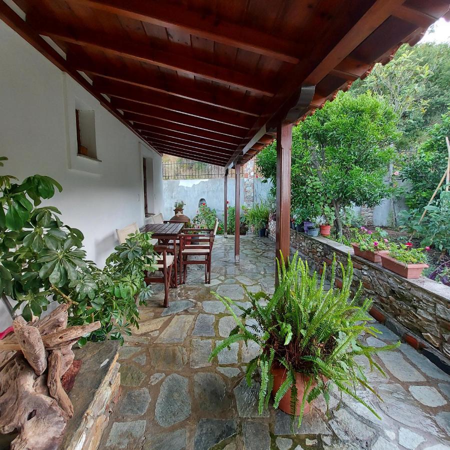 Villa Amfithea Moni Evaggelistrias Exterior foto