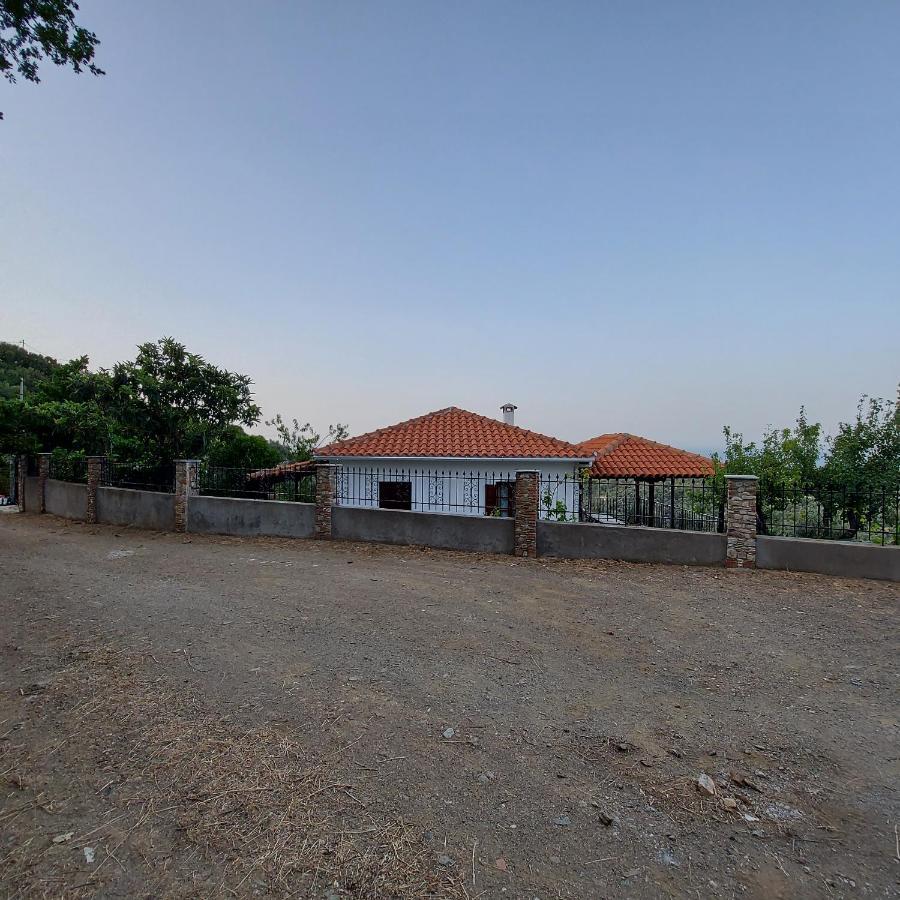 Villa Amfithea Moni Evaggelistrias Exterior foto